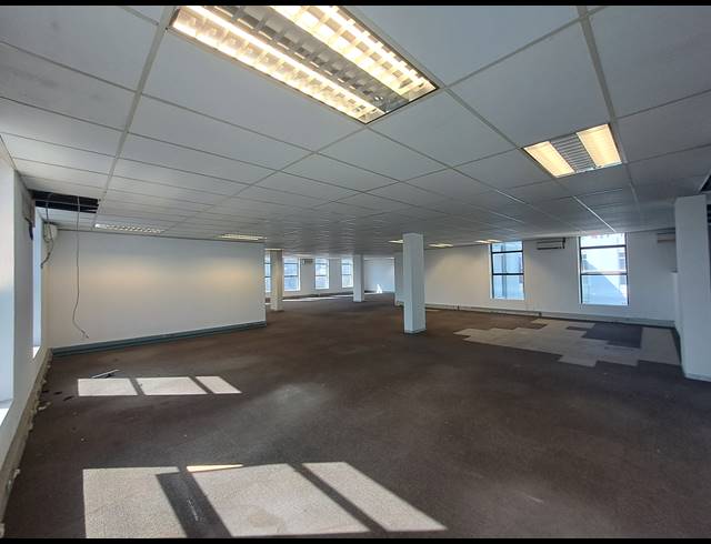 772M² OFFICE TO LET IN CRAIGHALL